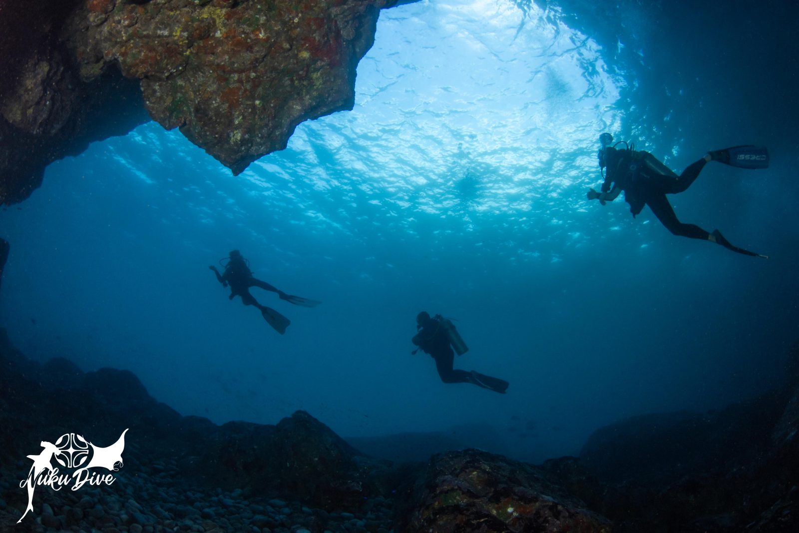 Divers in the Matateteiko cave