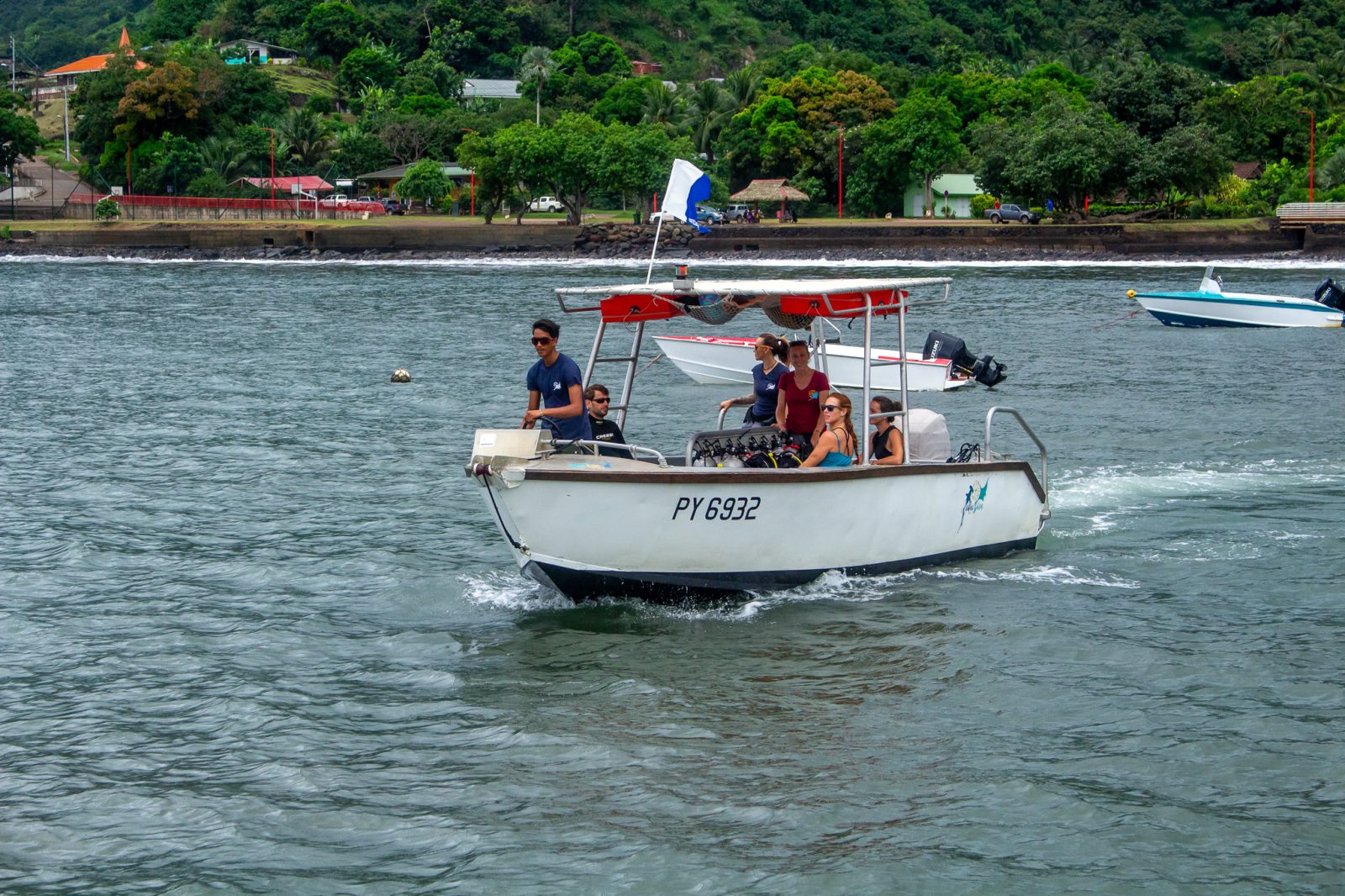 The Nuku-Dive boat leaving the quay